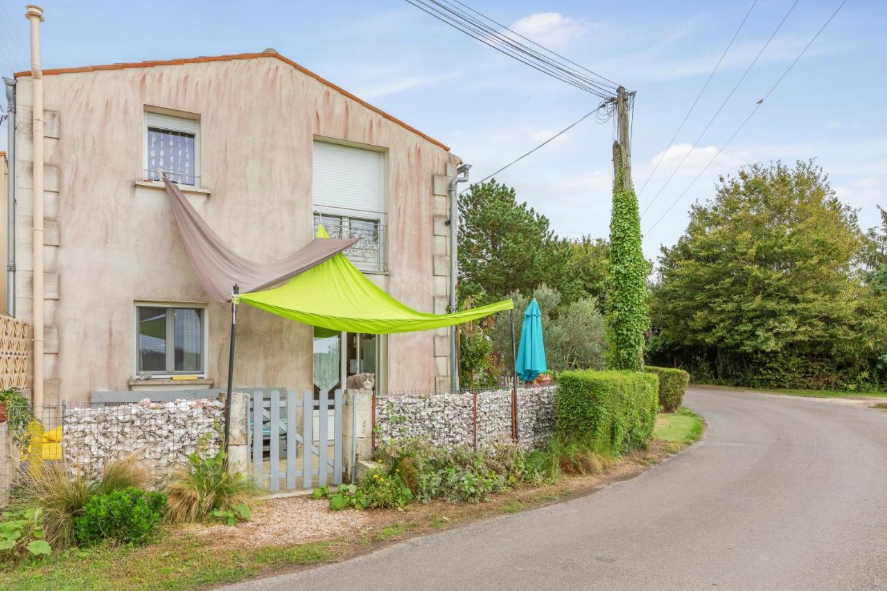 Appartement Accueillant A Mortagne Sur Gironde 45 M² Terrasse Exterior foto